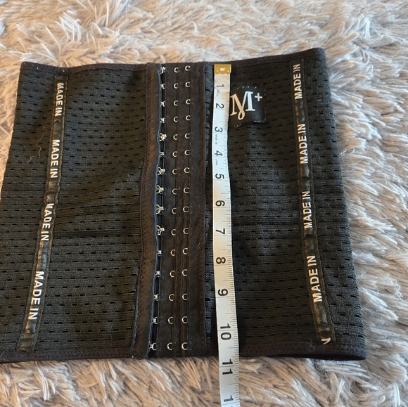 M+ Waist Trainer for Women Slimmer Corset Body Size Med/Large - Picture 8 of 10